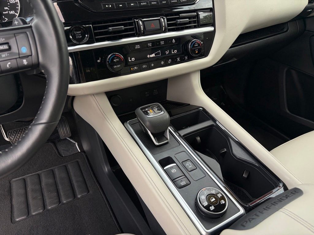 2025 Nissan Pathfinder SL - Photo 20
