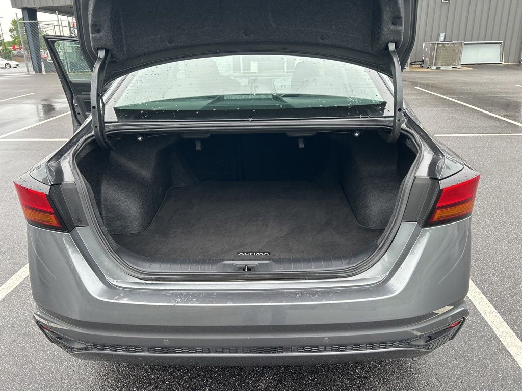 2025 Nissan Altima SV - Photo 23