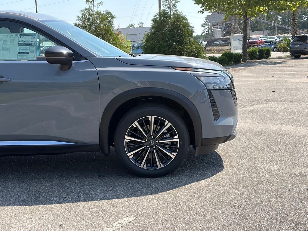 2026 Nissan Pathfinder Platinum - Photo 8