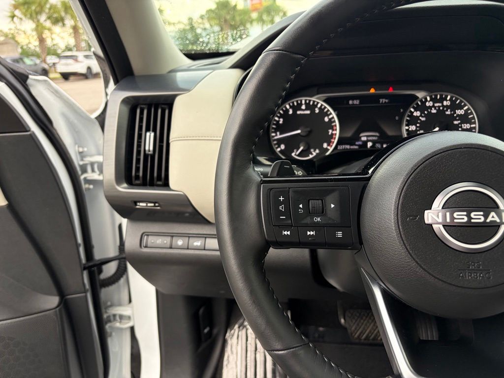 2025 Nissan Pathfinder SL - Photo 16