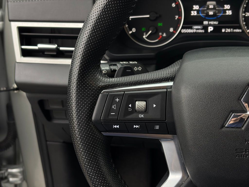 2024 Mitsubishi Outlander SE - Photo 18