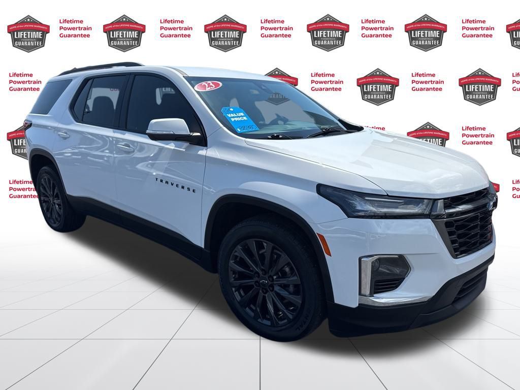 2023 Chevrolet Traverse RS photo 3