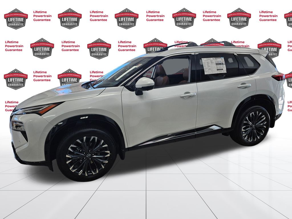 2026 Nissan Rogue Platinum photo 2