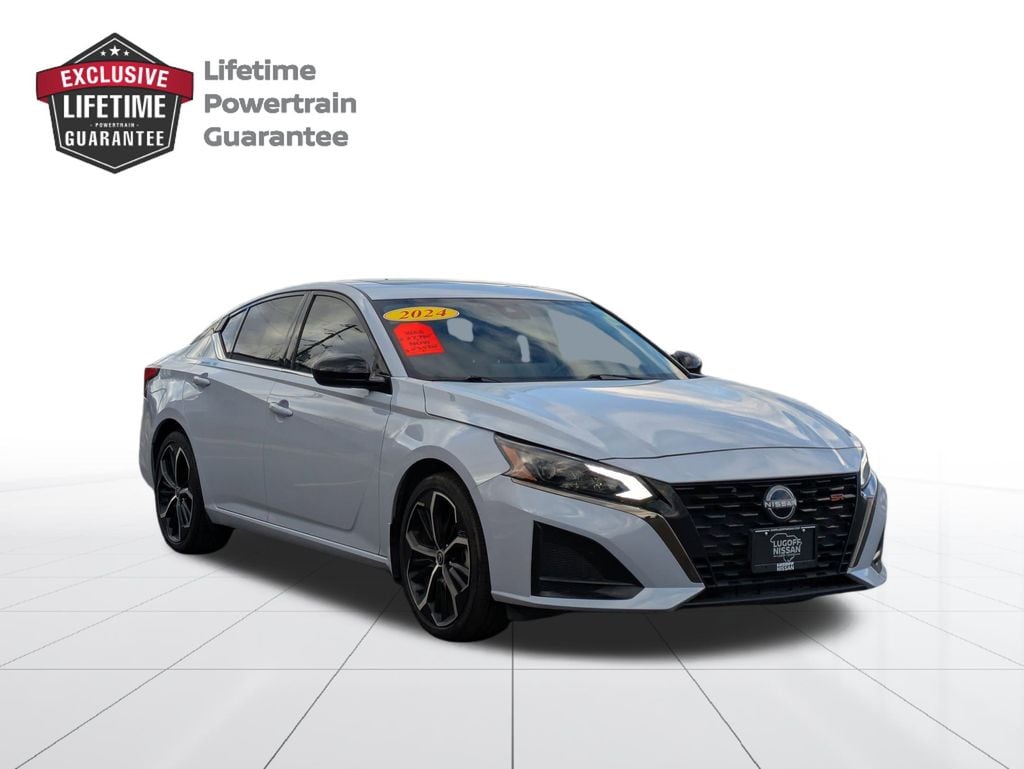 2024 Nissan Altima SR's photo