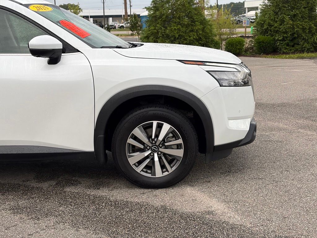 2025 Nissan Pathfinder SL - Photo 8