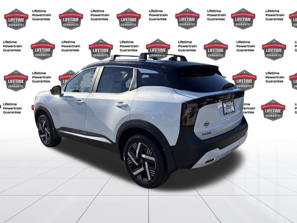 2026 Nissan Kicks SV photo 3