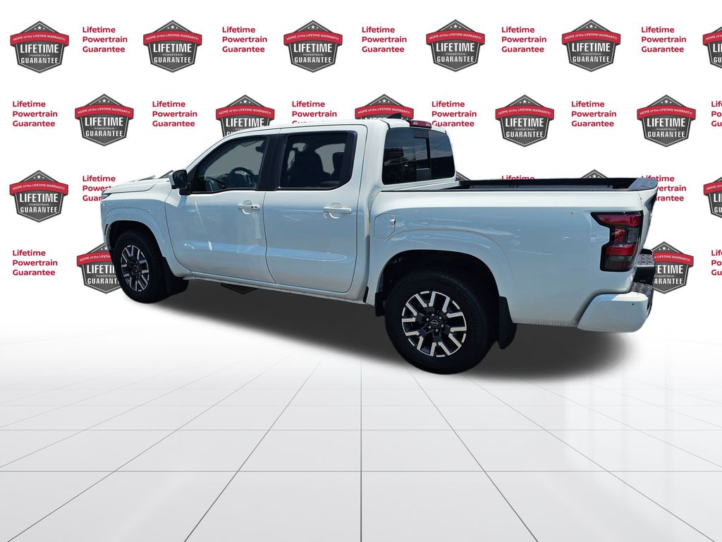 2025 Nissan Frontier SL photo 3