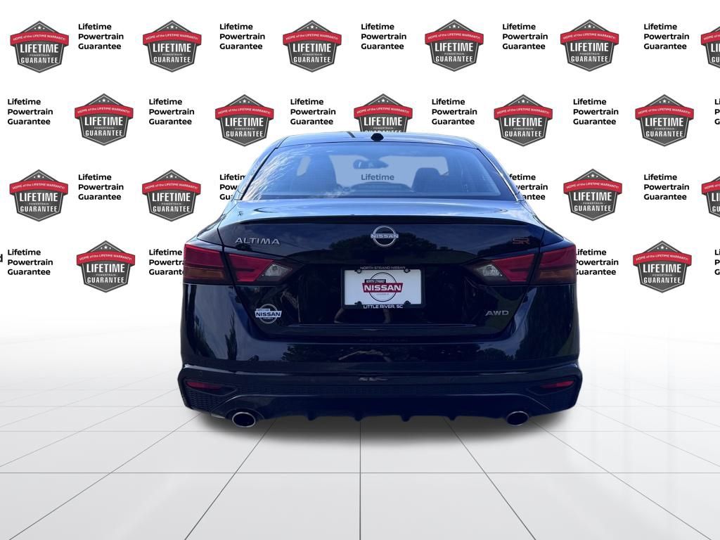 2024 Nissan Altima 2.5 SR photo 4