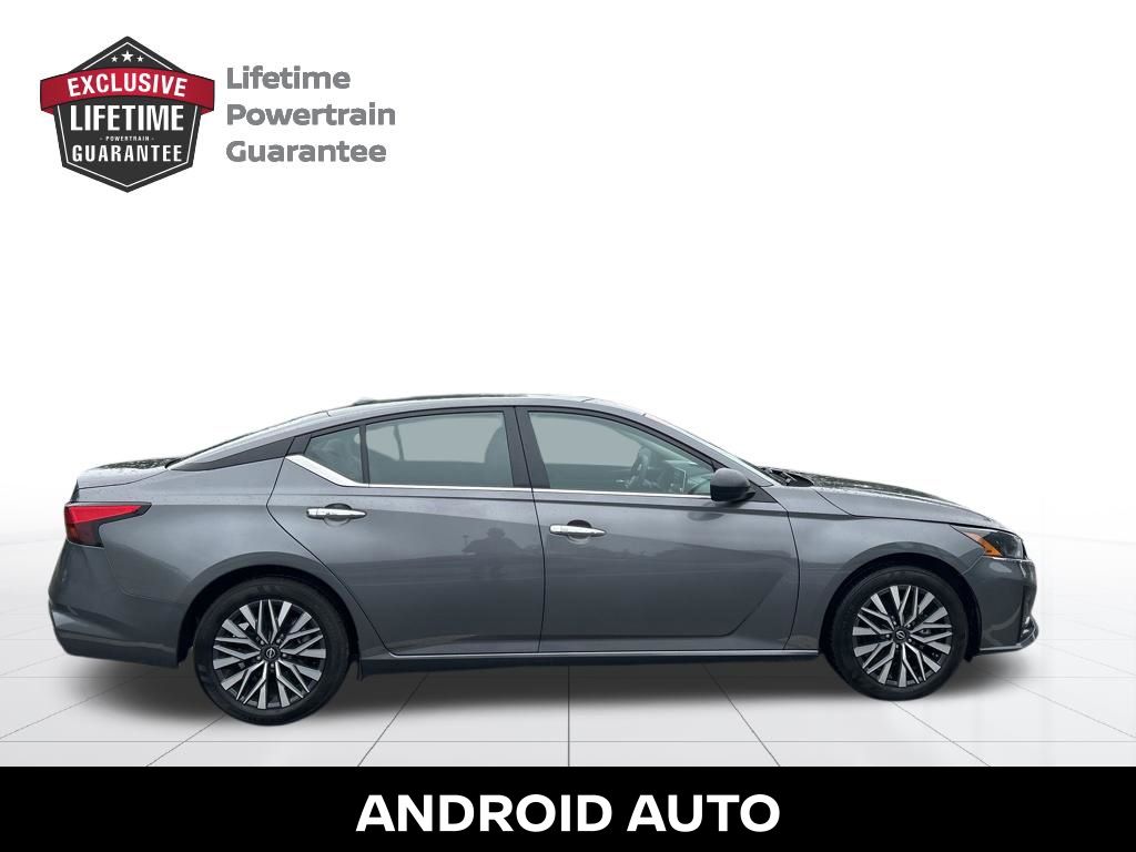 2025 Nissan Altima SV - Photo 7