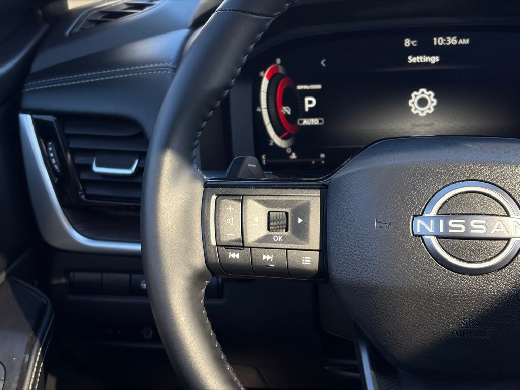 2025 Nissan Rogue Platinum - Photo 18