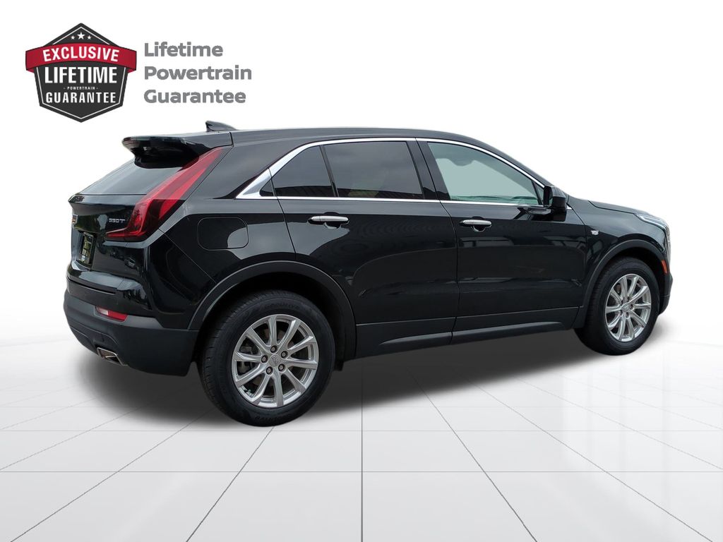 2023 Cadillac XT4 Luxury photo 2