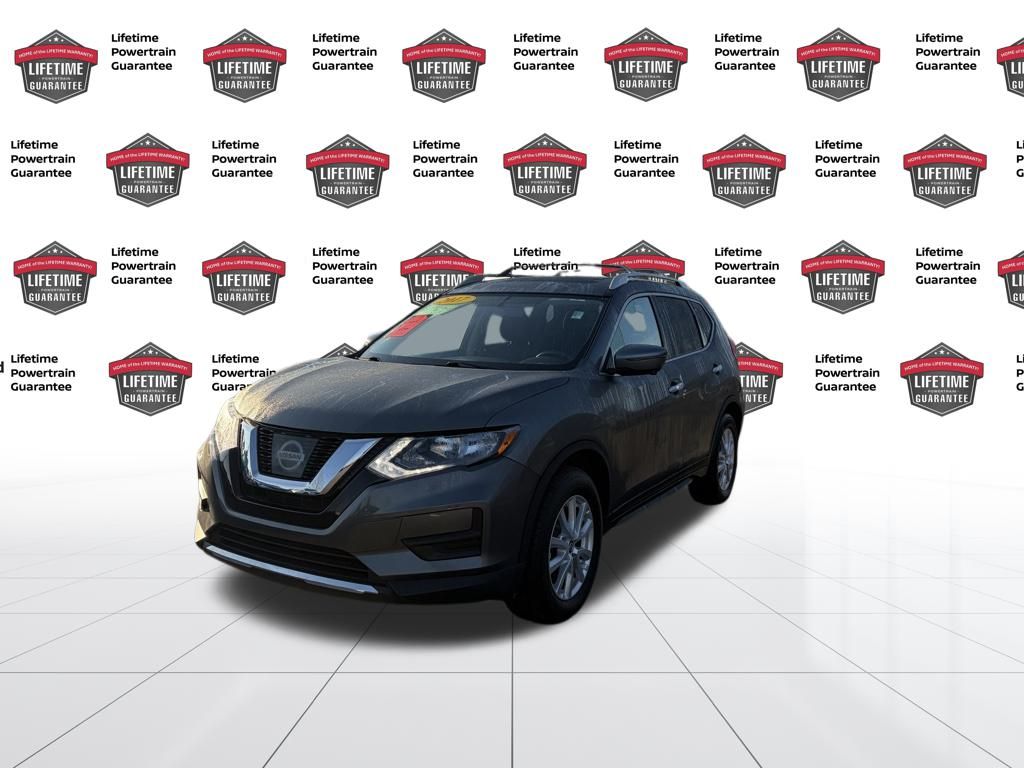 2017 Nissan Rogue SV's photo
