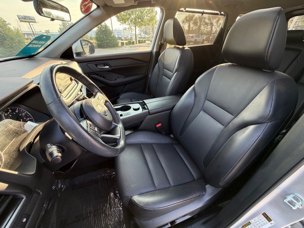 2023 Nissan Rogue SV - Photo 11