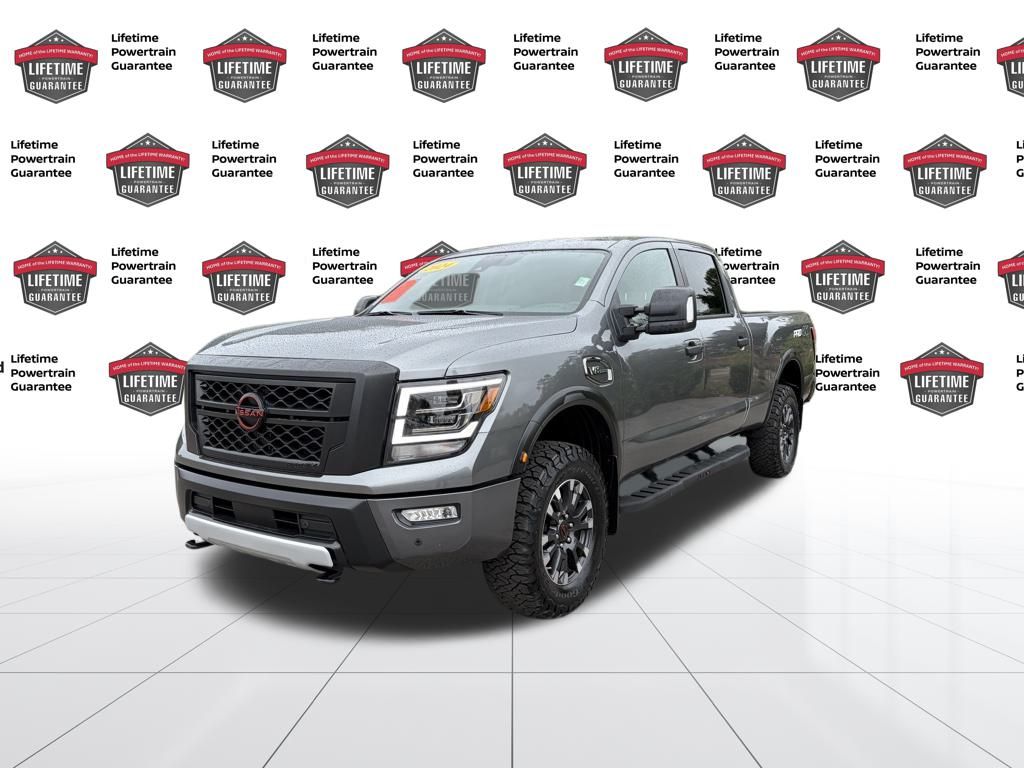 2024 Nissan Titan XD Pro-4X's photo