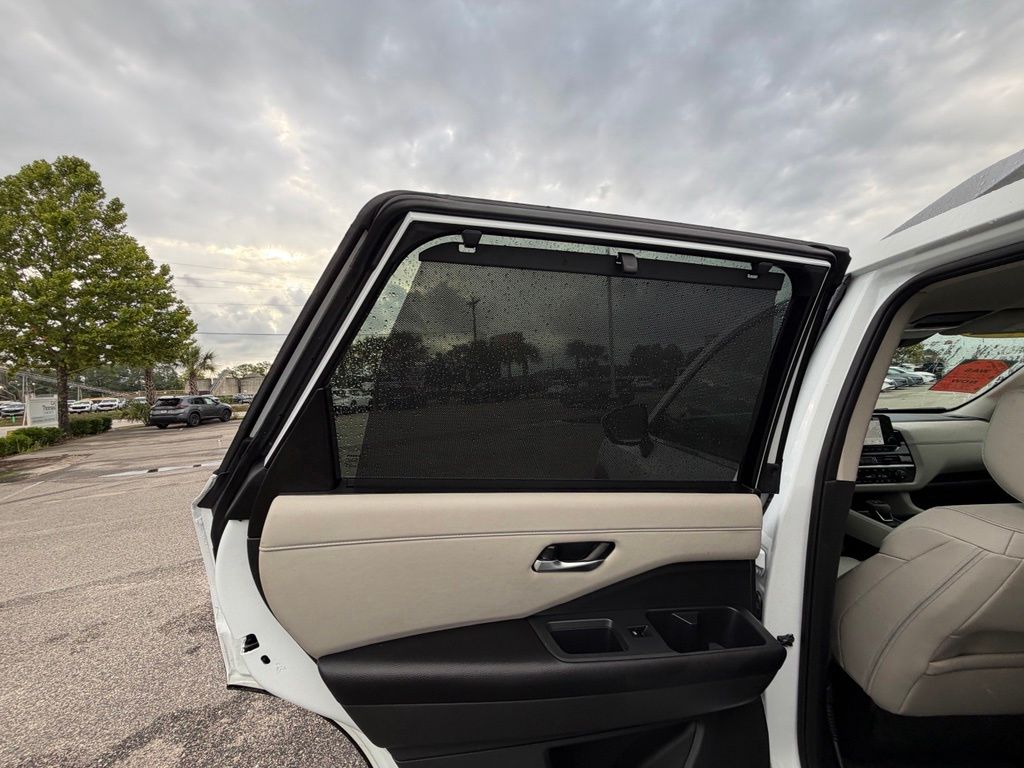2025 Nissan Pathfinder SL - Photo 25