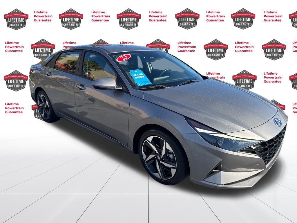 2023 Hyundai Elantra SEL photo 3
