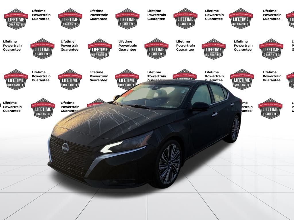 2024 Nissan Altima SL's photo