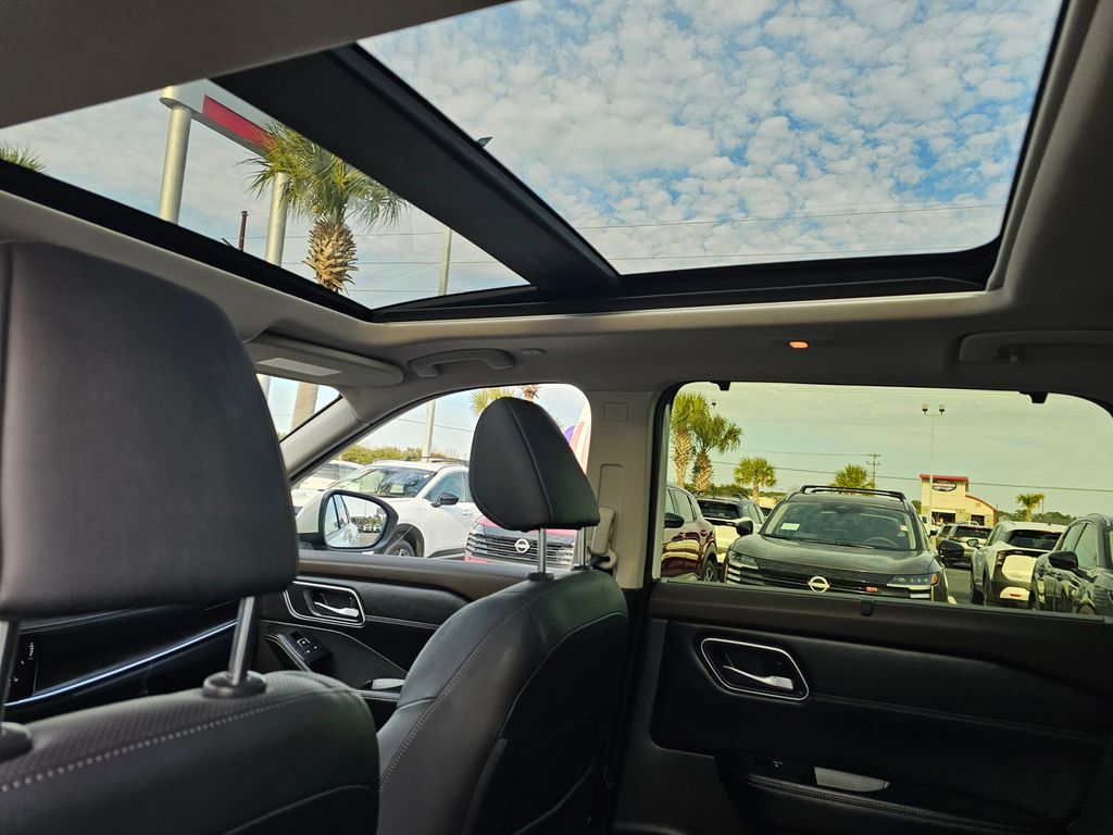 2023 Nissan Rogue Platinum - Photo 15