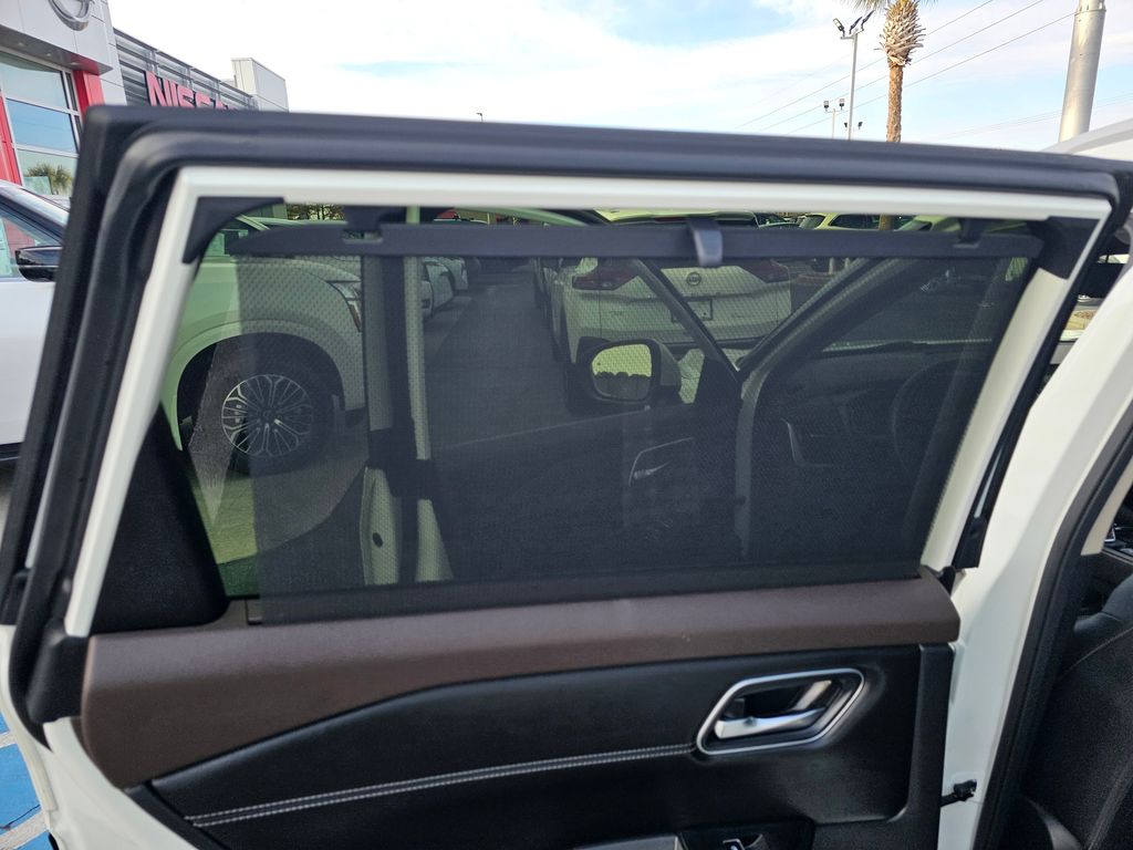 2023 Nissan Rogue Platinum - Photo 13