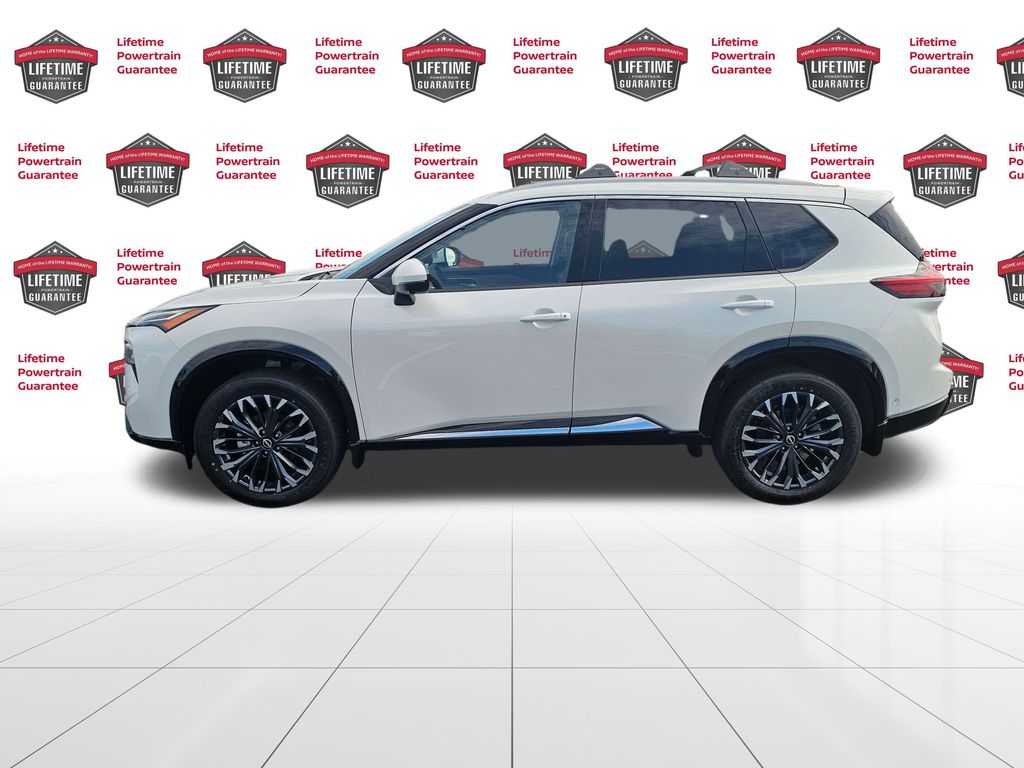 2026 Nissan Rogue Platinum photo 2