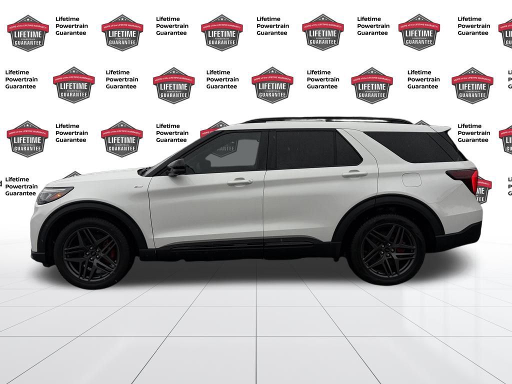 2025 Ford Explorer ST-Line photo 2
