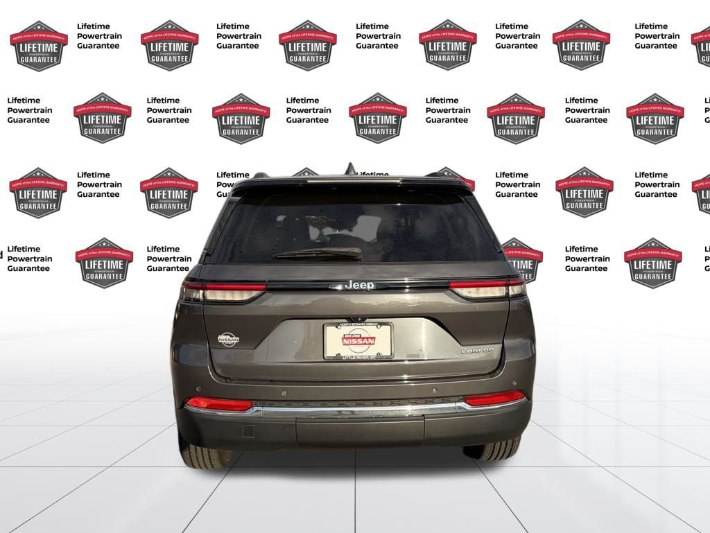 Used 2022 Jeep Grand Cherokee Laredo SUV