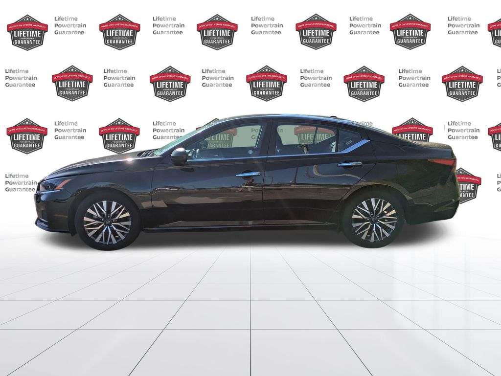 2024 Nissan Altima 2.5 SV photo 4
