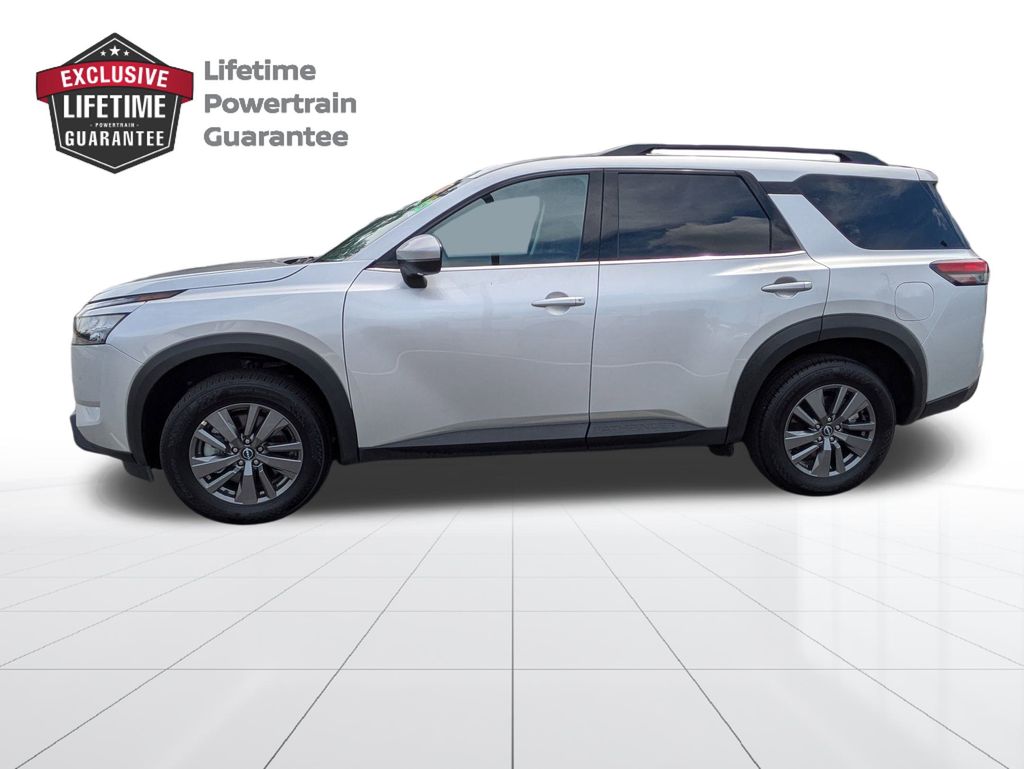 2024 Nissan Pathfinder SV photo 4