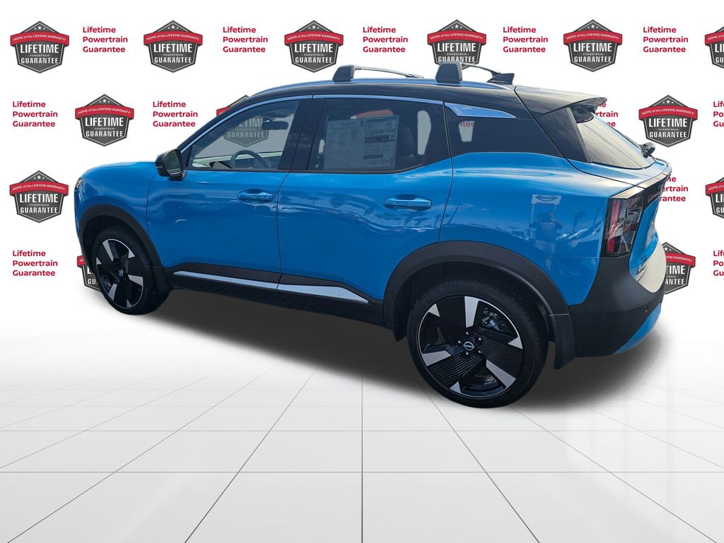 2026 Nissan Kicks SR photo 3