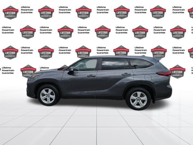 2023 Toyota Highlander L photo 2