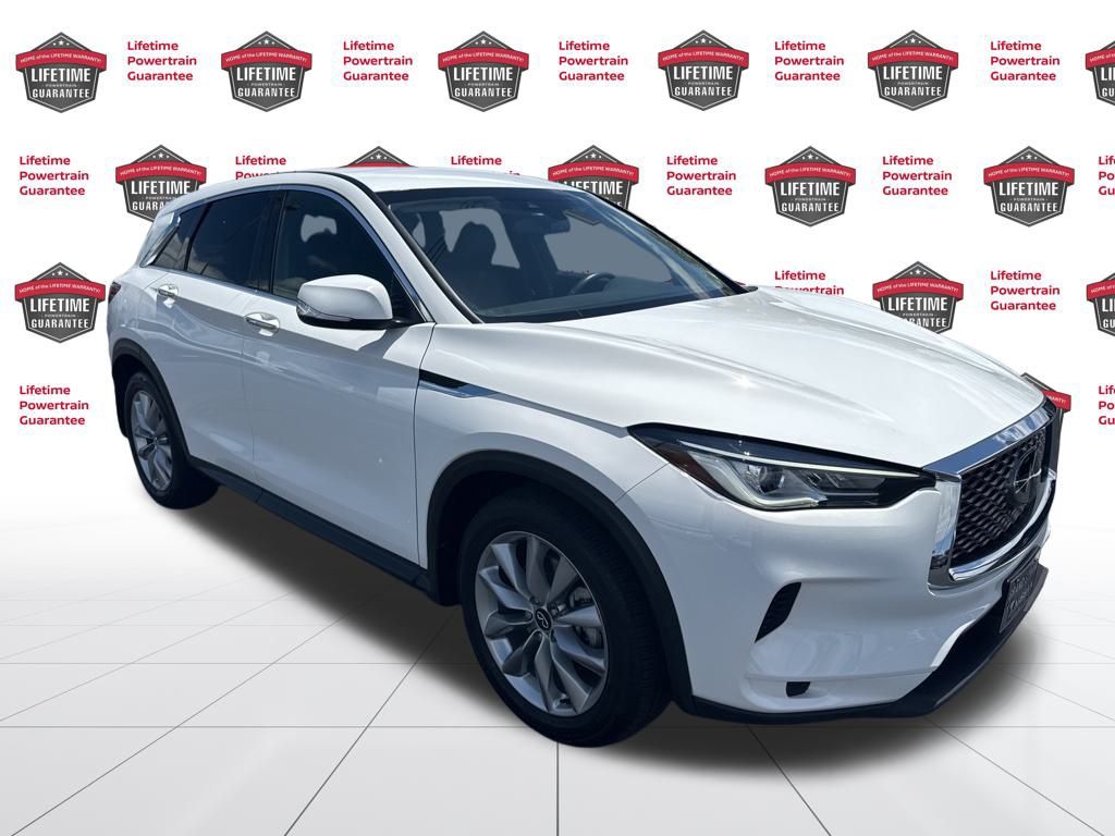 2022 Infiniti QX50 Luxe photo 3