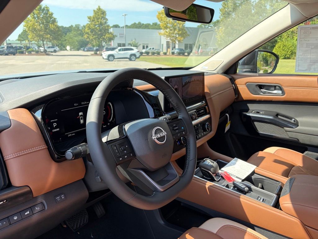 2026 Nissan Pathfinder Platinum - Photo 14