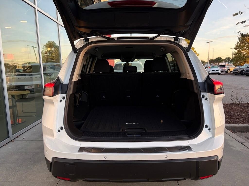 New 2026 Nissan Rogue SV SUV