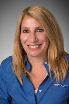 Staff member Lisa Creasey from ID_a7e12b9058ac