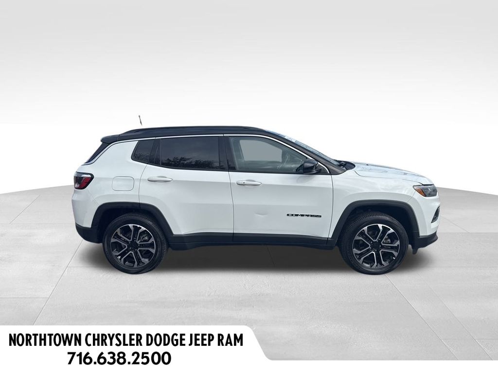 2022 Jeep Compass Limited photo 2