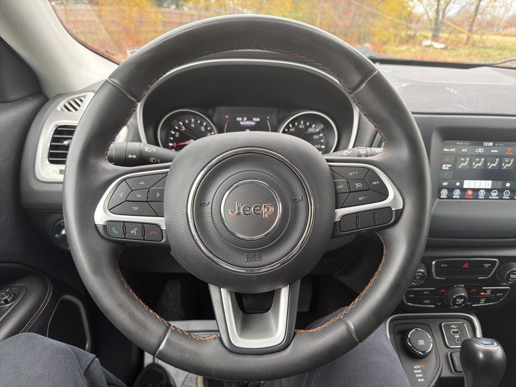 2021 Jeep Compass Latitude photo 2