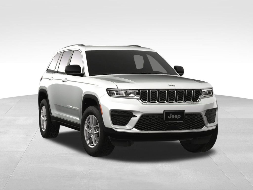 2025 Jeep Grand Cherokee Laredo X photo 3