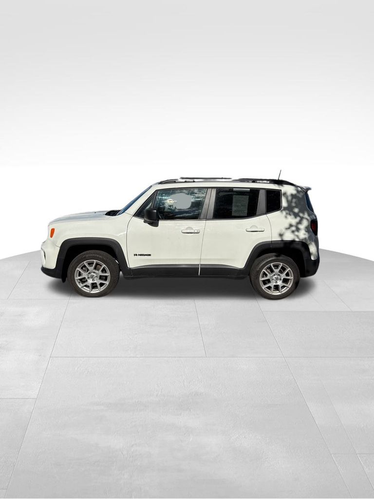 2022 Jeep Renegade Latitude photo 3