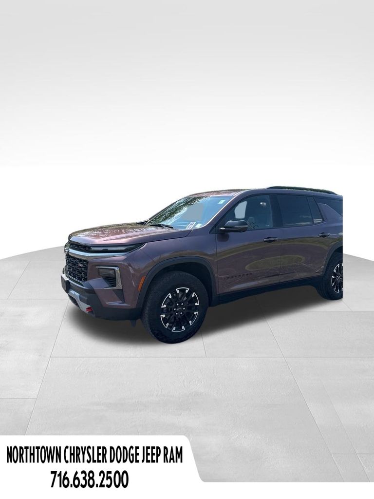 2024 Chevrolet Traverse Z71 photo 2