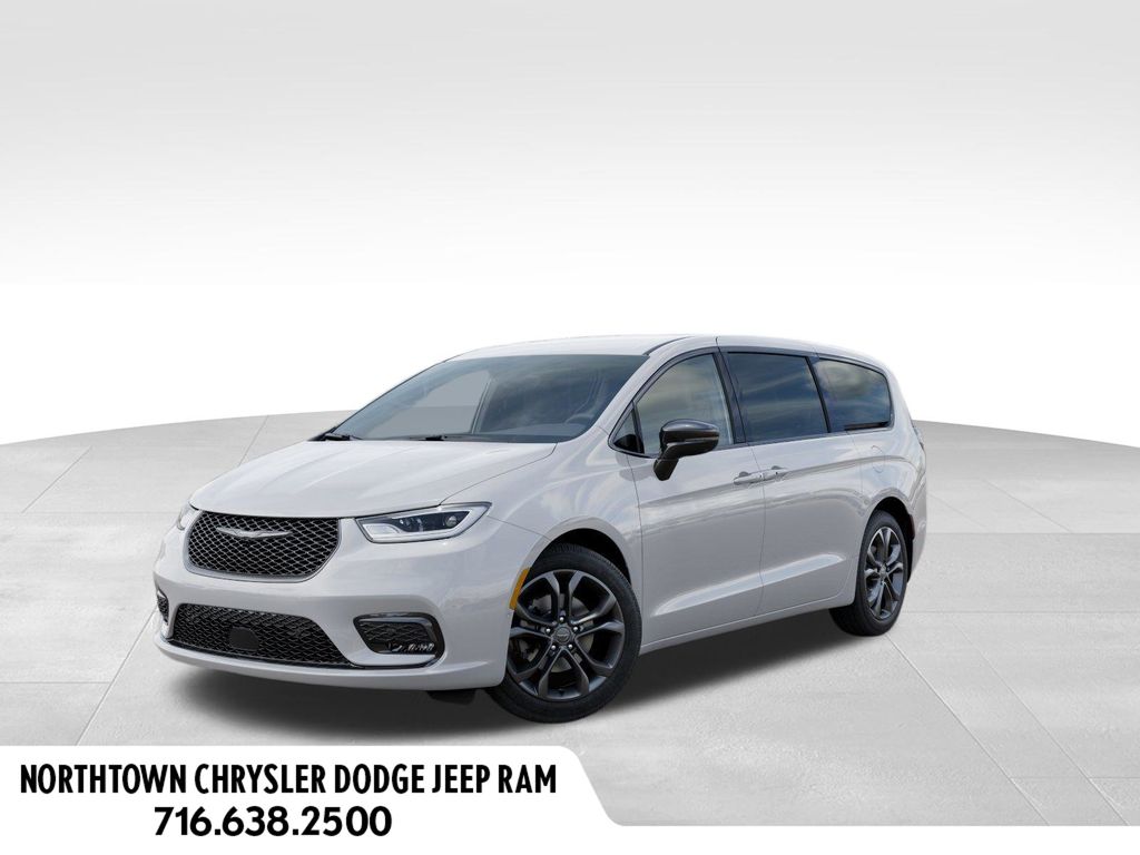 2026 Chrysler Pacifica Select's photo