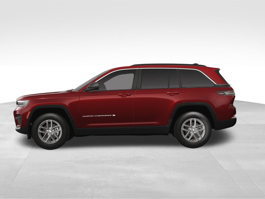 2025 Jeep Grand Cherokee Laredo X photo 3