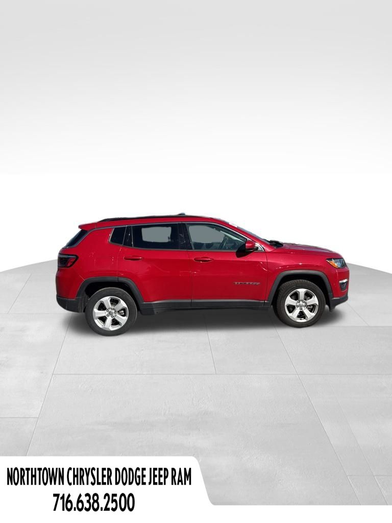 2021 Jeep Compass Latitude photo 2