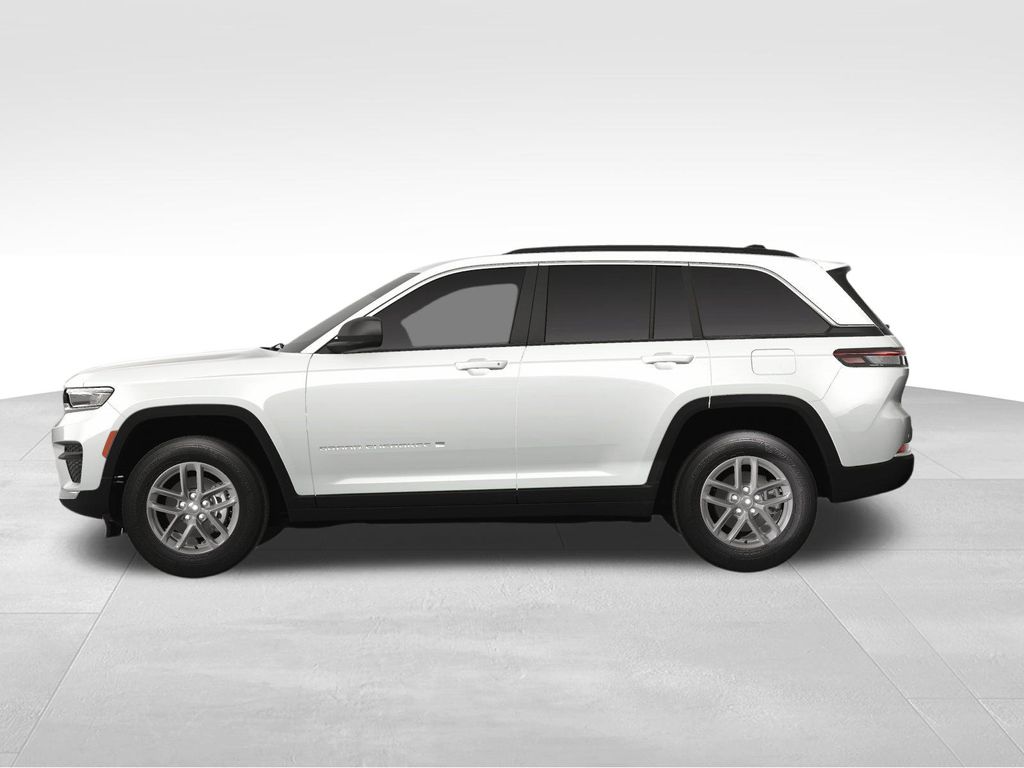 2025 Jeep Grand Cherokee Laredo X photo 3
