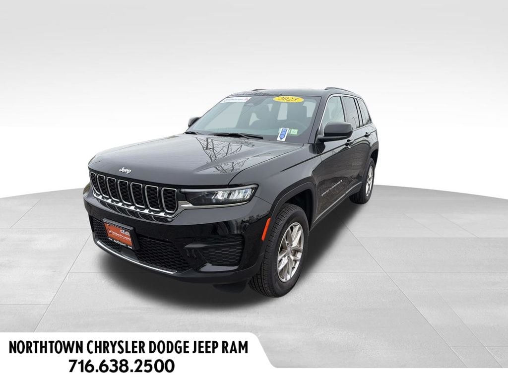 2025 Jeep Grand Cherokee Laredo X 4x4's photo