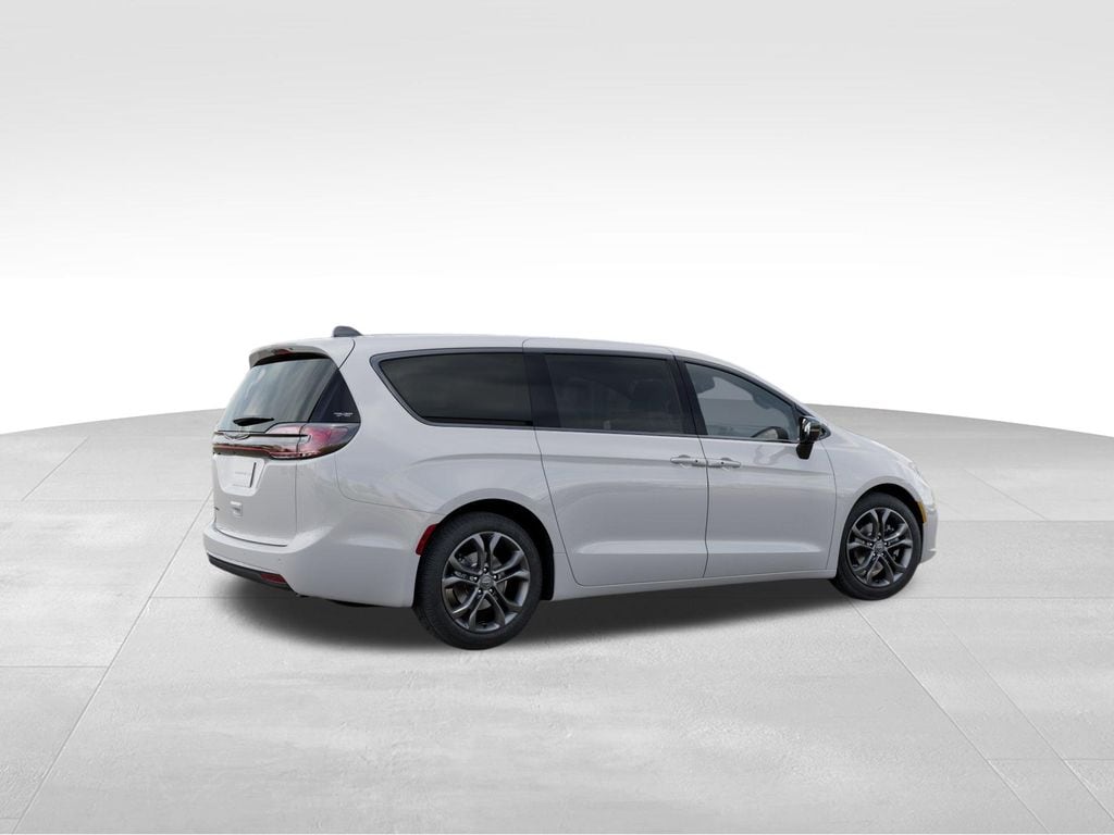 2026 Chrysler Pacifica Select - Photo 5