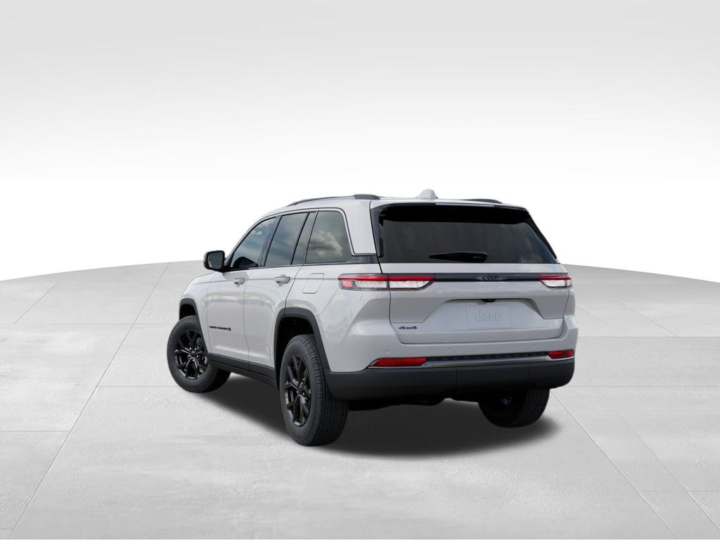 New 2026 Jeep Grand Cherokee Laredo Sport Utility