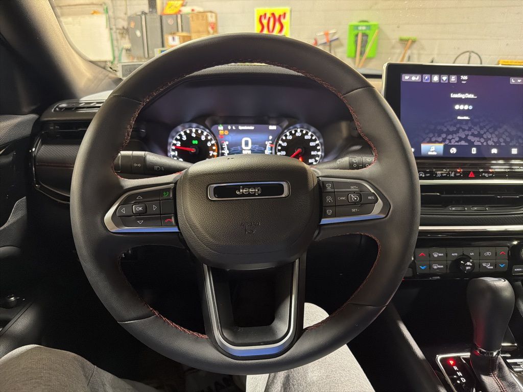 2024 Jeep Compass Trailhawk photo 3