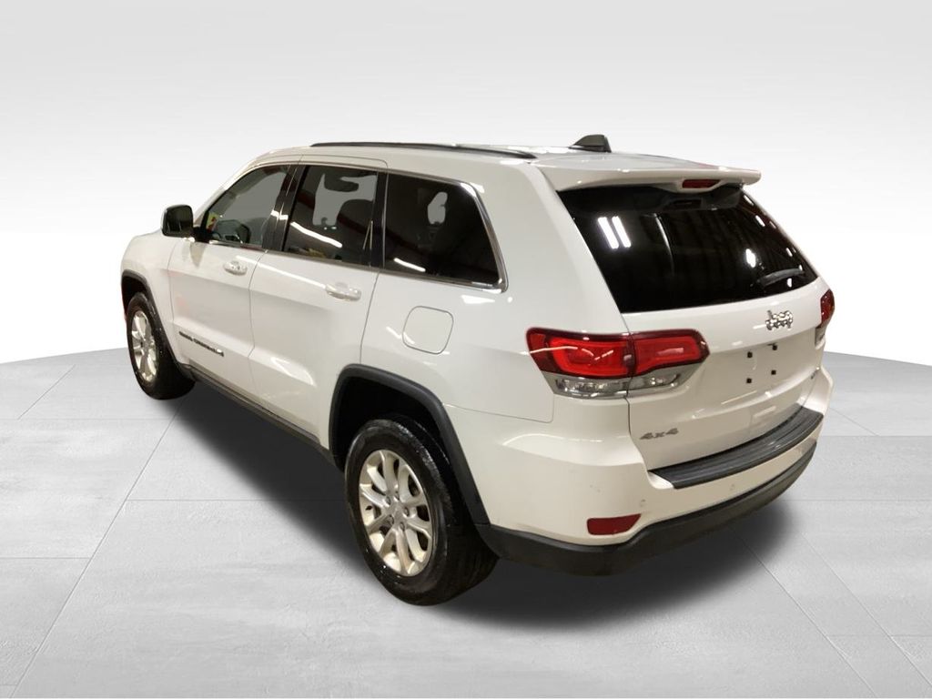 2022 Jeep Cherokee Laredo photo 4