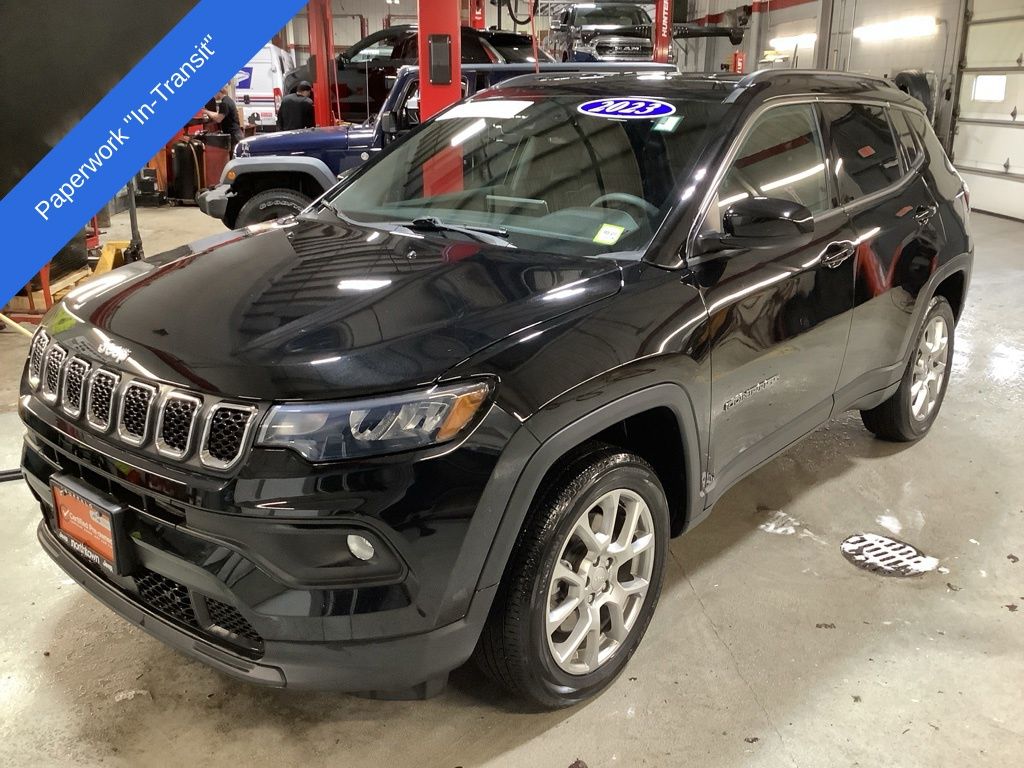 2023 Jeep Compass Latitude Lux 4X4's photo