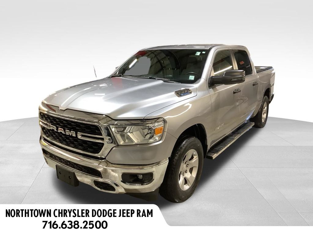 2023 RAM 1500 Big Horn/Lone Star 4x4 Crew Cab 5'7's photo